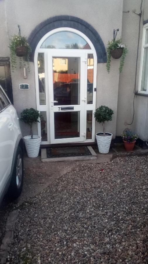 Stunning Homestay In Wolverhampton Bushbury Buitenkant foto