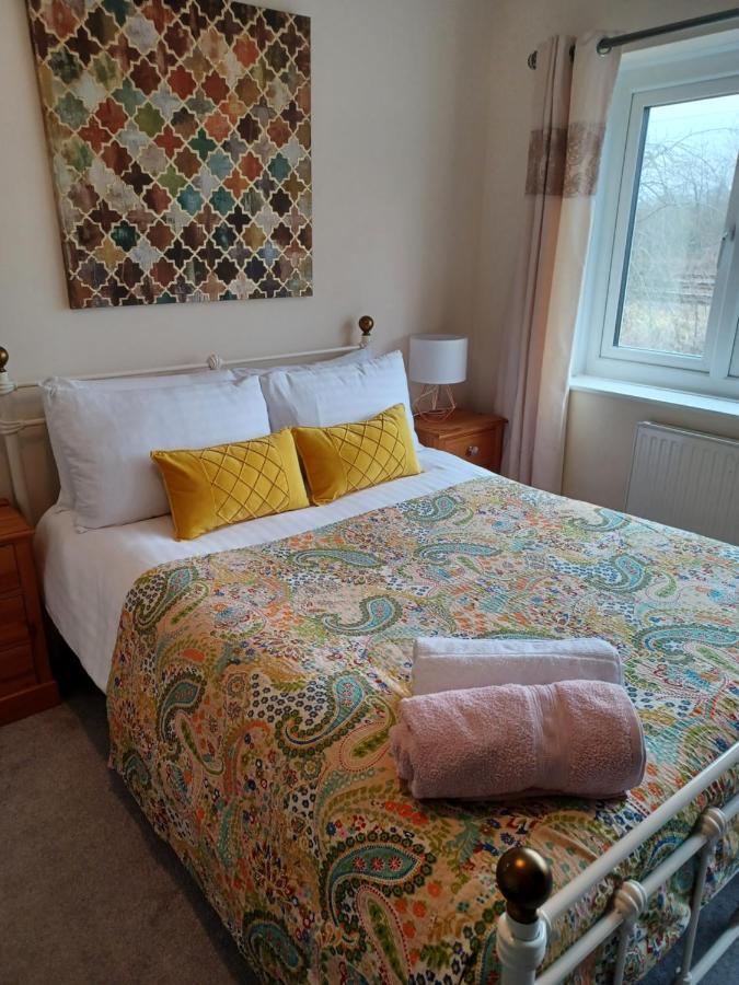 Stunning Homestay In Wolverhampton Bushbury Buitenkant foto