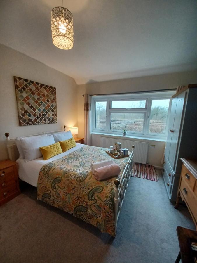 Stunning Homestay In Wolverhampton Bushbury Buitenkant foto