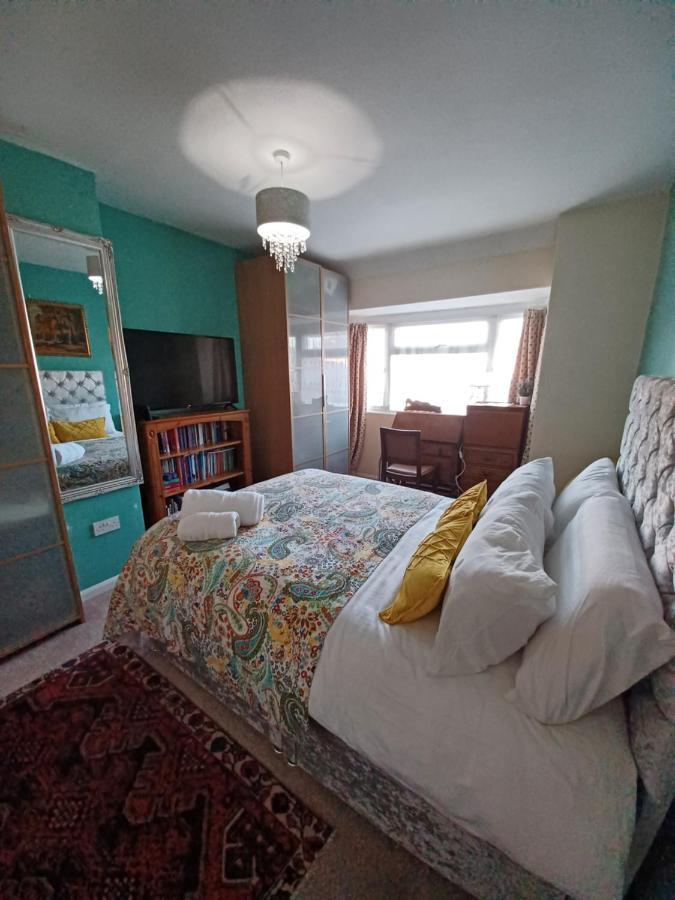 Stunning Homestay In Wolverhampton Bushbury Buitenkant foto