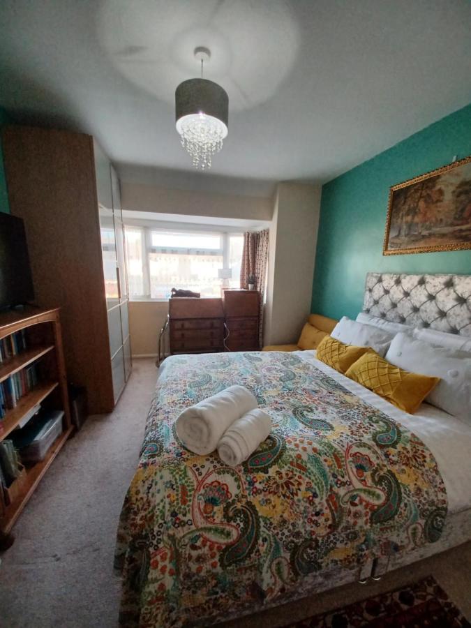 Stunning Homestay In Wolverhampton Bushbury Buitenkant foto