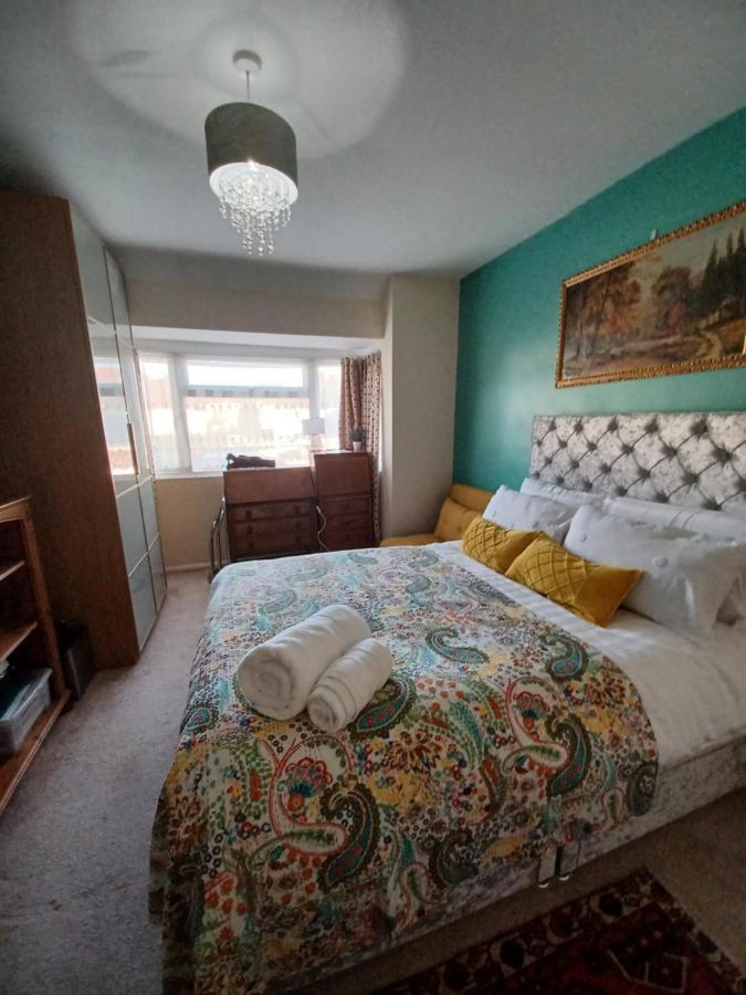 Stunning Homestay In Wolverhampton Bushbury Buitenkant foto
