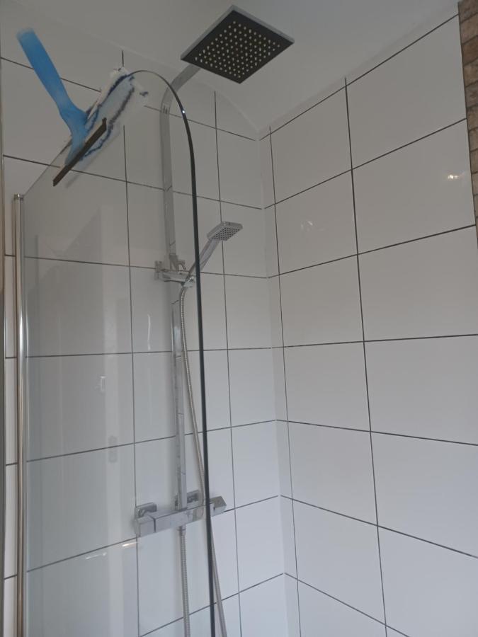 Stunning Homestay In Wolverhampton Bushbury Buitenkant foto