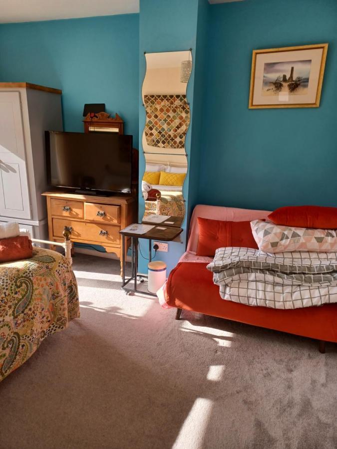 Stunning Homestay In Wolverhampton Bushbury Buitenkant foto